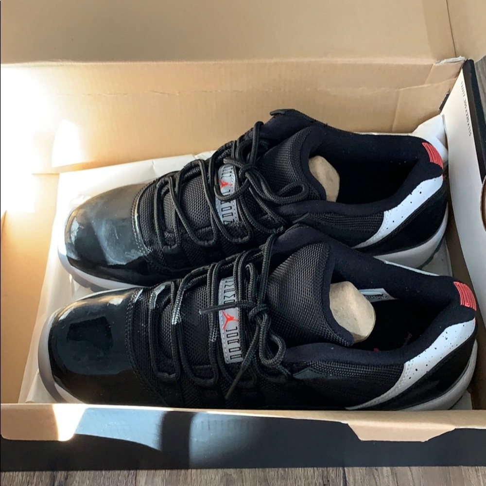 Jordan 11 infared